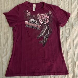 Women's Graphic Tee in Maroon